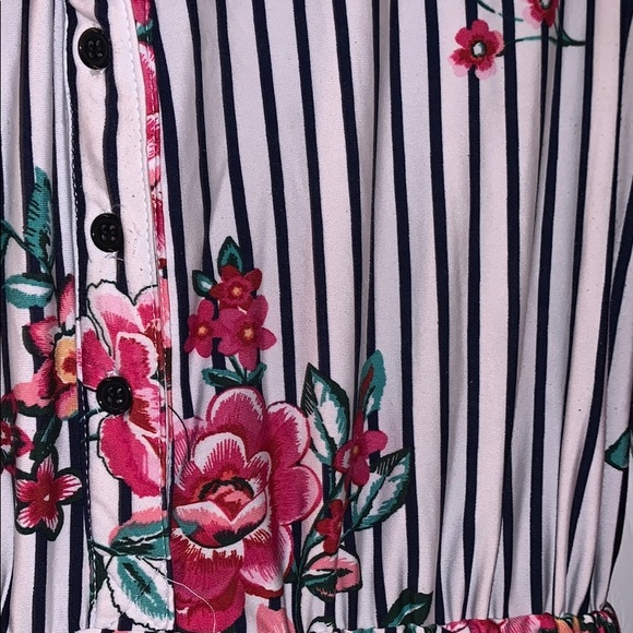 Flower dress - Picture 3 of 3